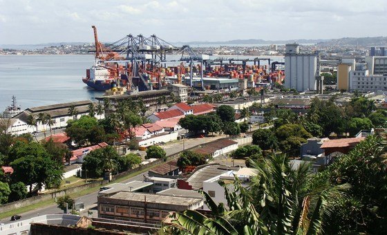 Apesar de conflitos e guerras, comércio global cresce e deve chegar a US$ 2 trilhões