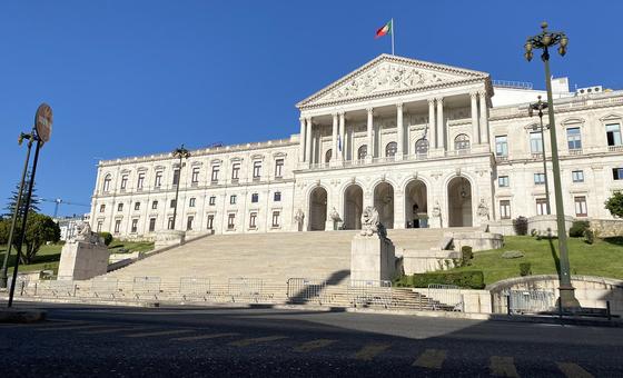 “A vida num pedaço de papel”: Portugal abre portas para a regularização de apátridas