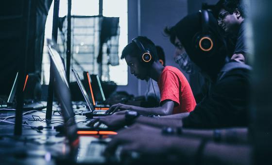 Grupos terroristas usam jogos e redes sociais para recrutar jovens